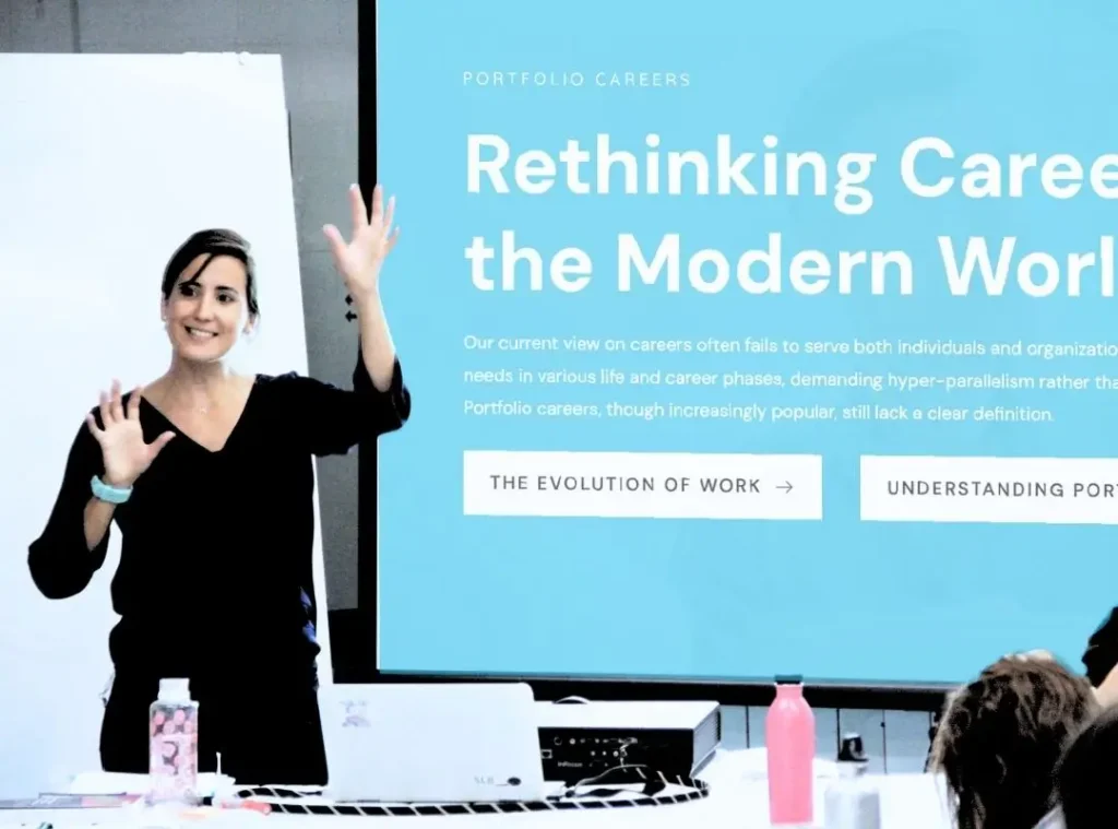 Andreia Fernandes speaking in a workshop about portfolio careers rethinking career paths in the modern world with focus on the future of work